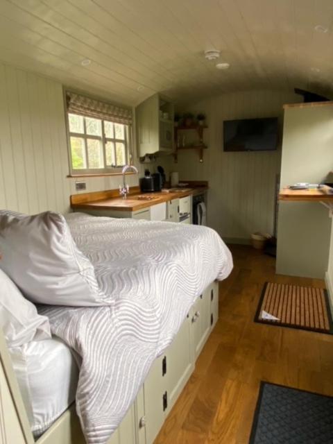 Woodpecker Shepherds Hut *