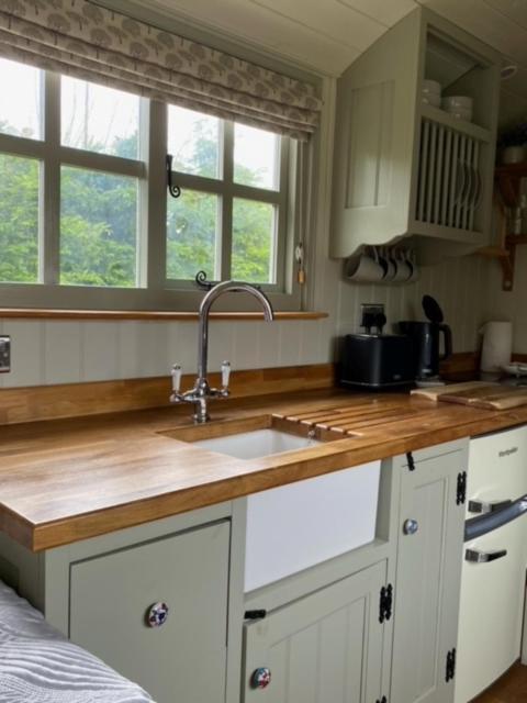 Woodpecker Shepherds Hut Campsite